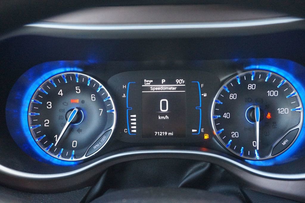 Used 2021 Chrysler Voyager Lxi image 27