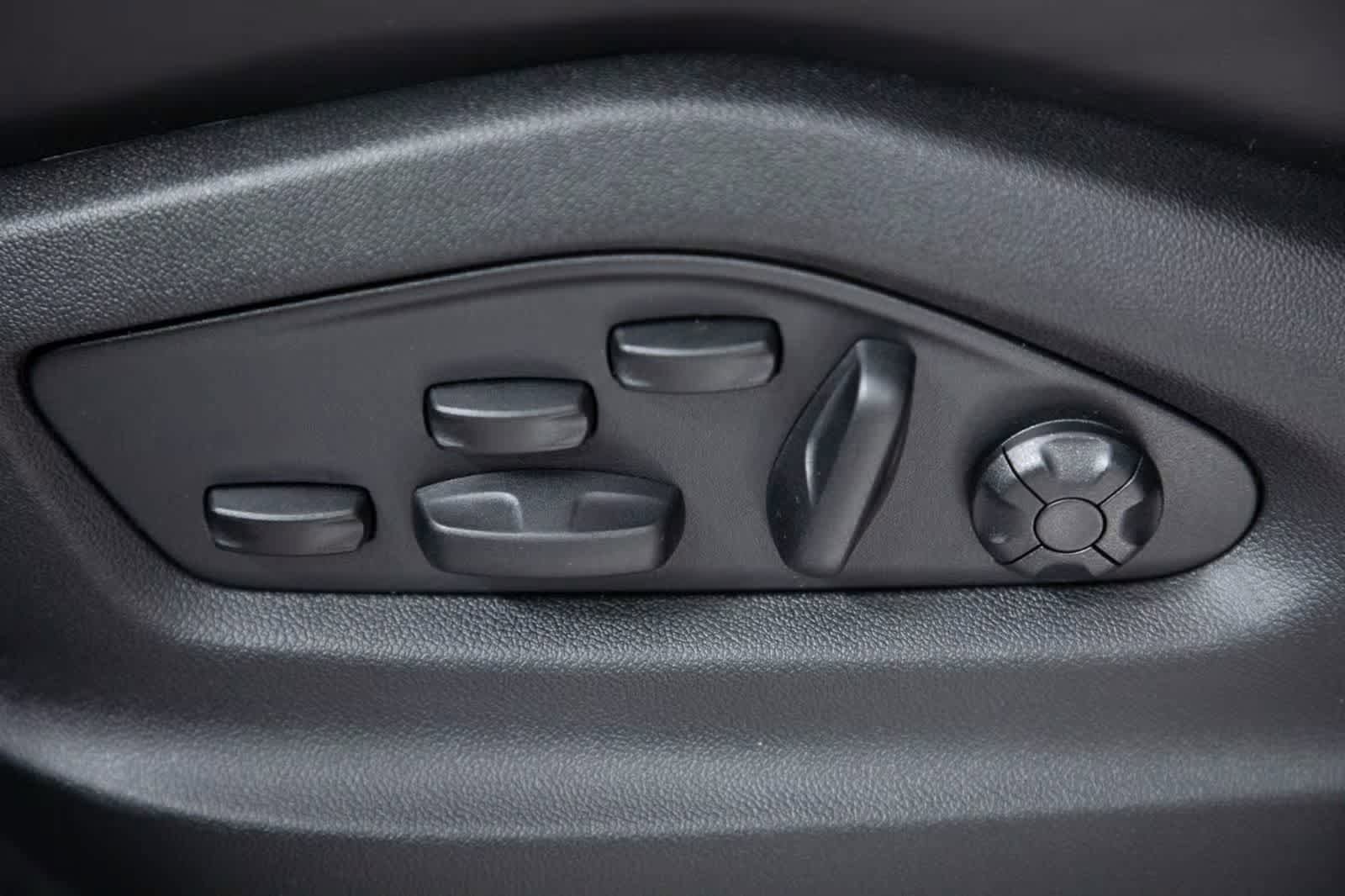 Certified 2025 Porsche Cayenne S AWD/4WD image 26