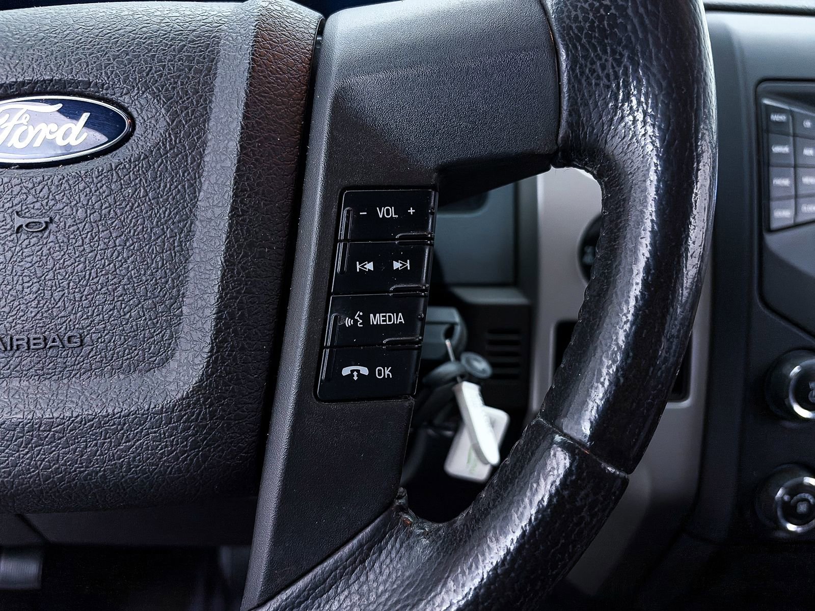 Used 2014 Ford F150 XLT w/ XLT Chrome Package image 21