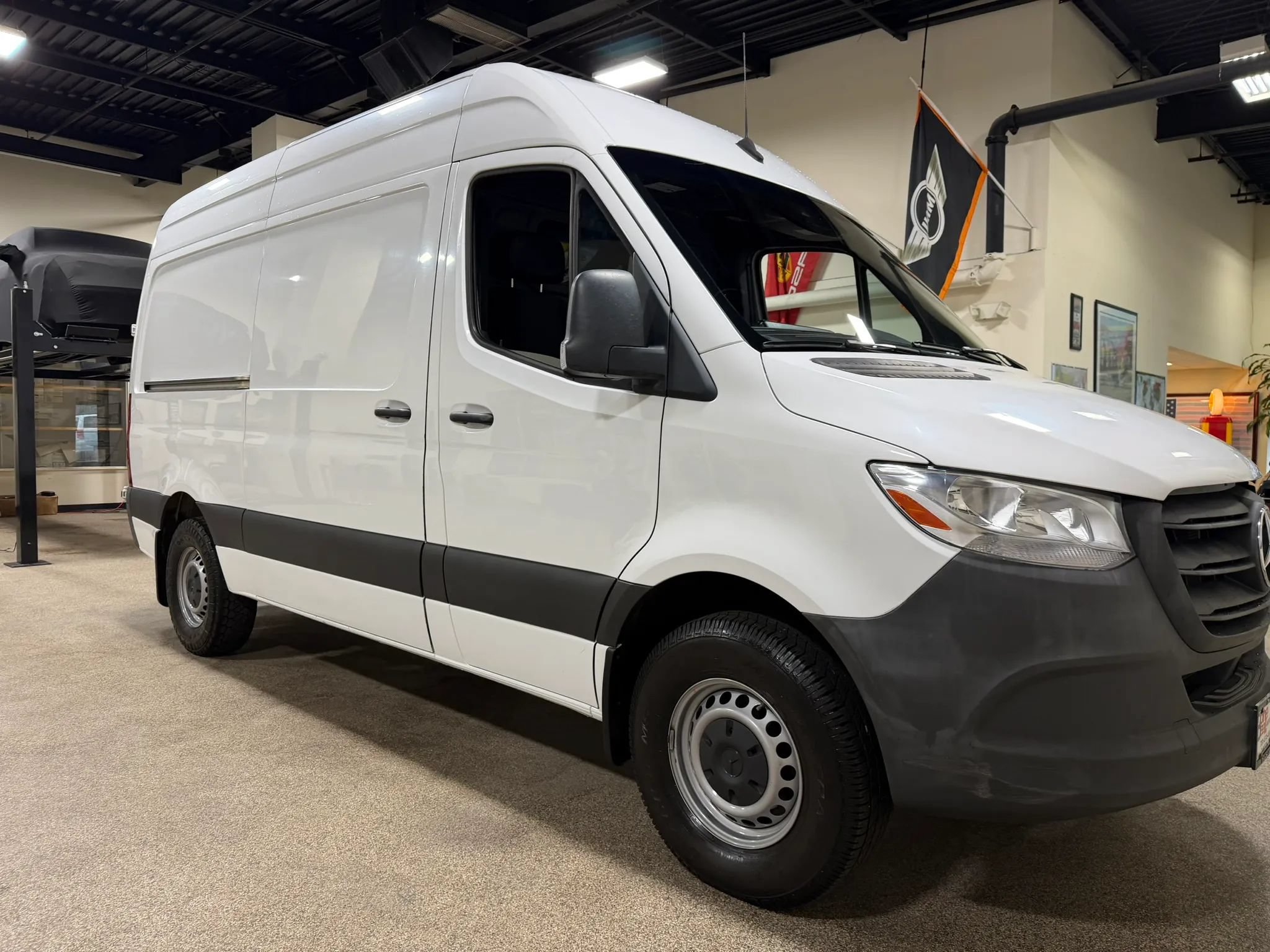 Used 2020 Mercedes-Benz Sprinter 2500 image 14