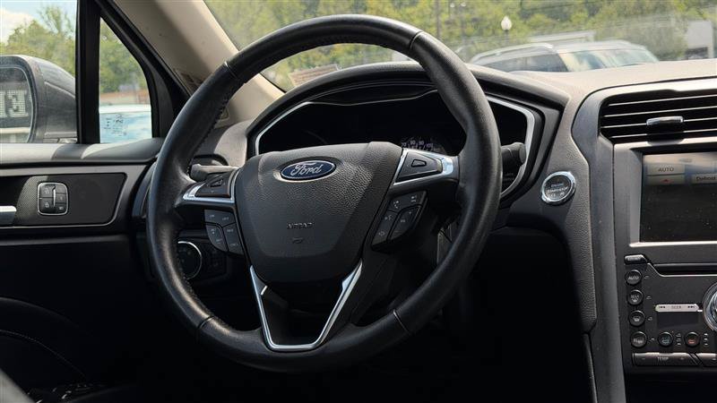 Used 2018 Ford Fusion Titanium AWD/4WD image 28