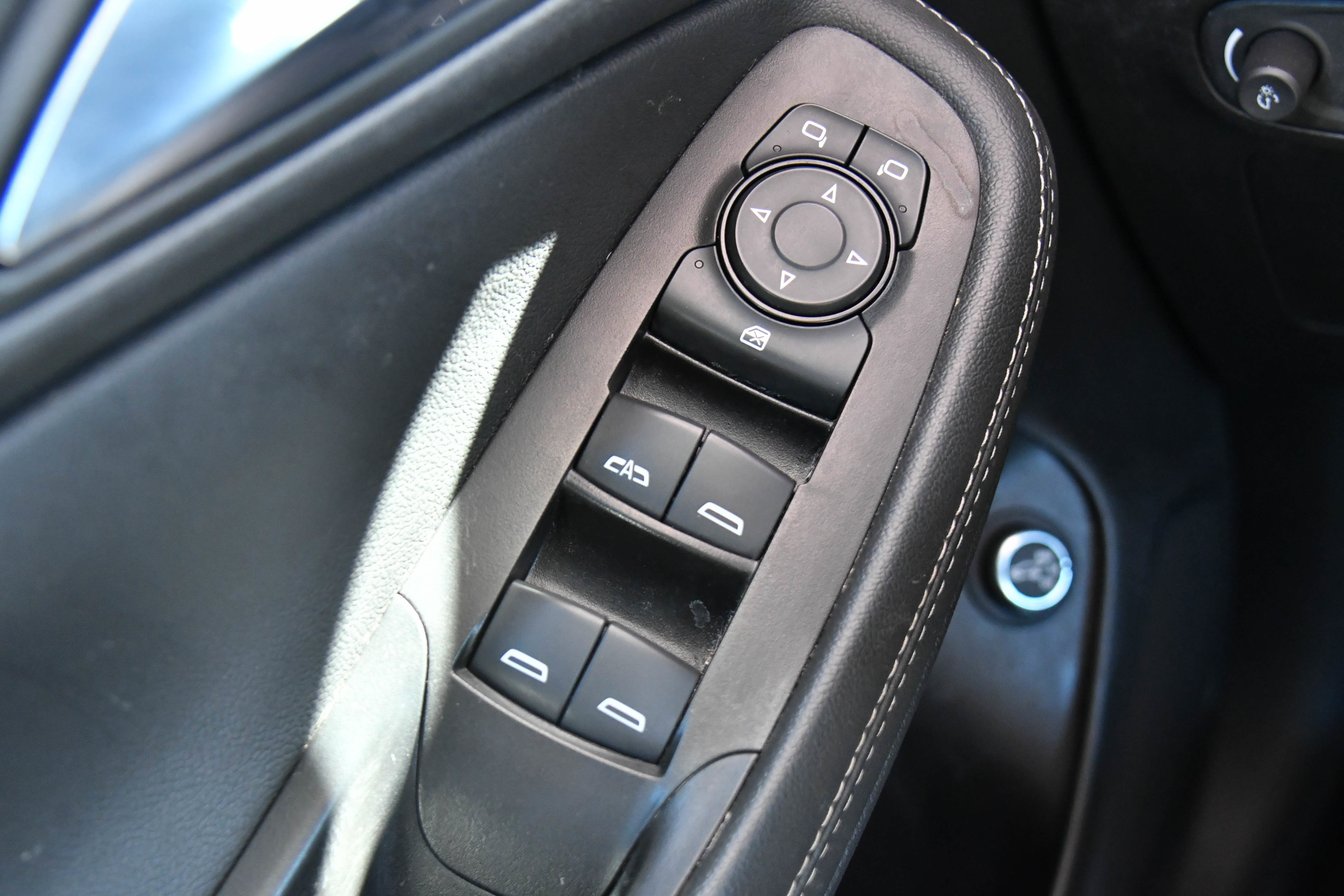 Used 2023 Buick Encore GX Select w/ Sport Touring Package image 31