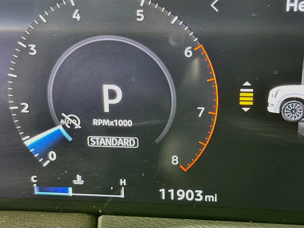 Used 2025 Nissan Armada Platinum Reserve AWD/4WD image 17