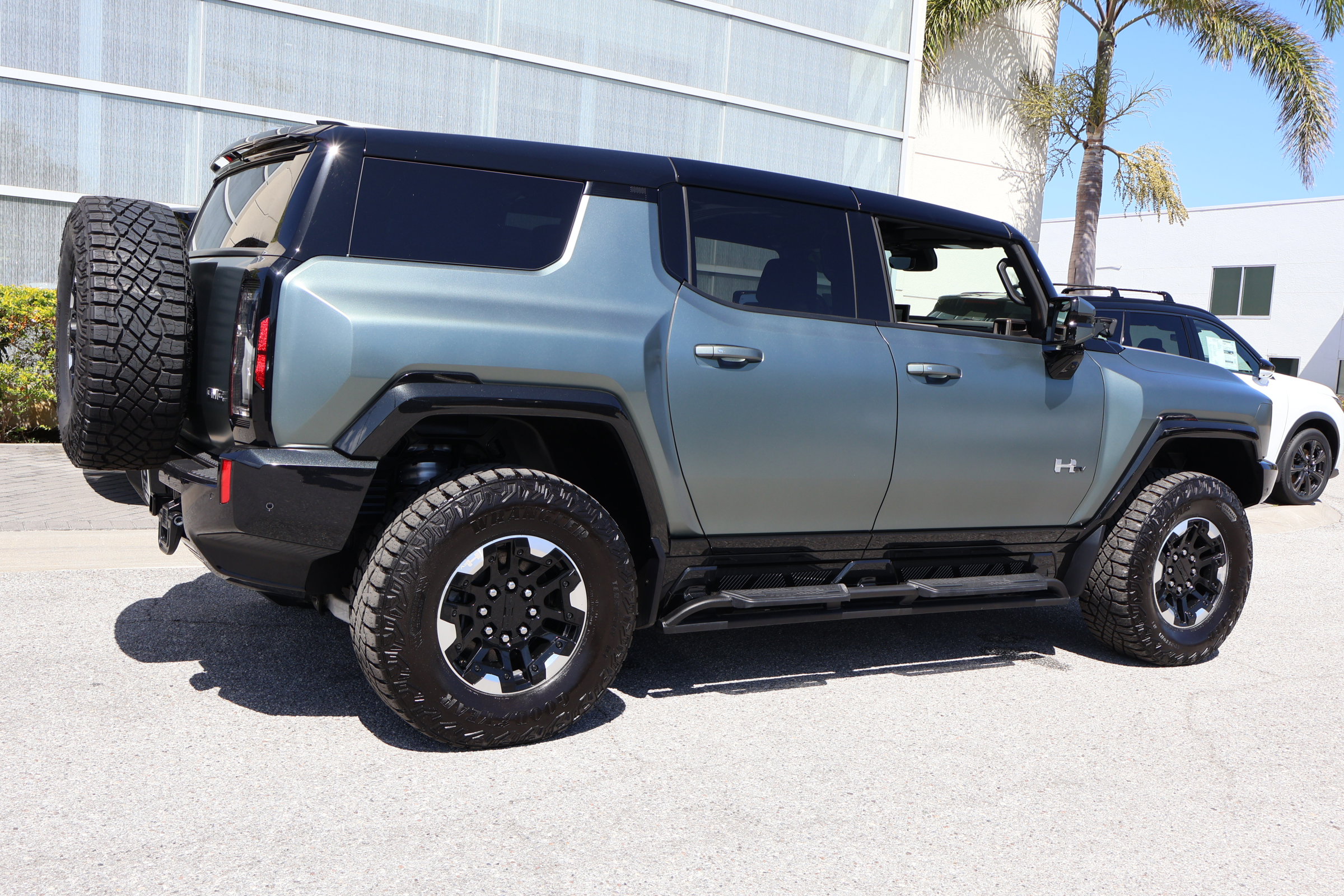 Used 2024 GMC Hummer EV 3X w/ Extreme Off-Road Package AWD/4WD image 10