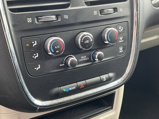 Used 2019 Dodge Grand Caravan SE w/ UConnect Hands-Free Group FWD image 28