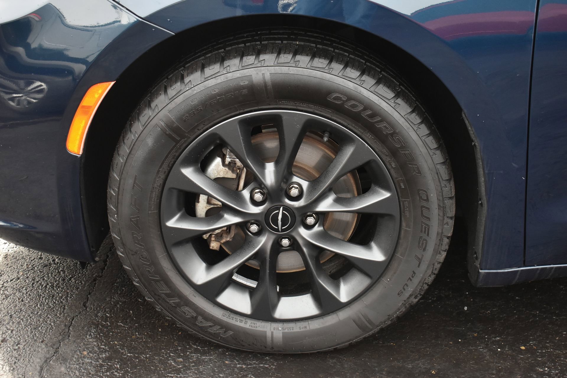 Used 2021 Chrysler Pacifica Touring w/ S Appearance Package image 10