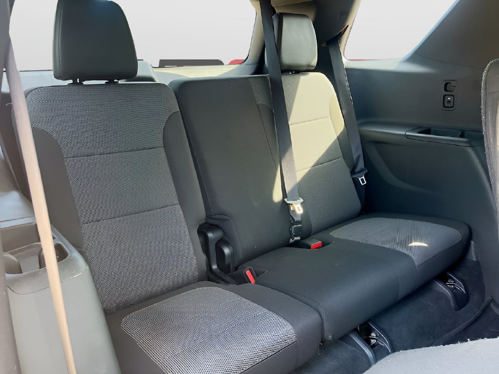Used 2023 Chevrolet Traverse LT FWD image 29
