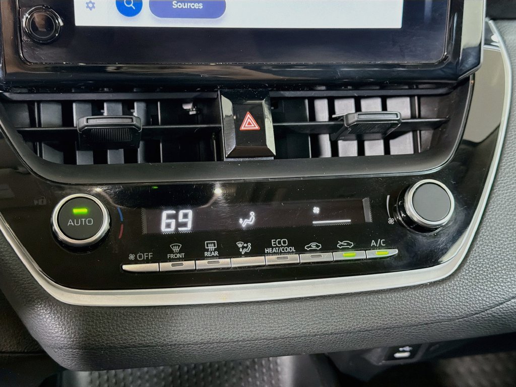 Used 2024 Toyota Corolla LE FWD image 16