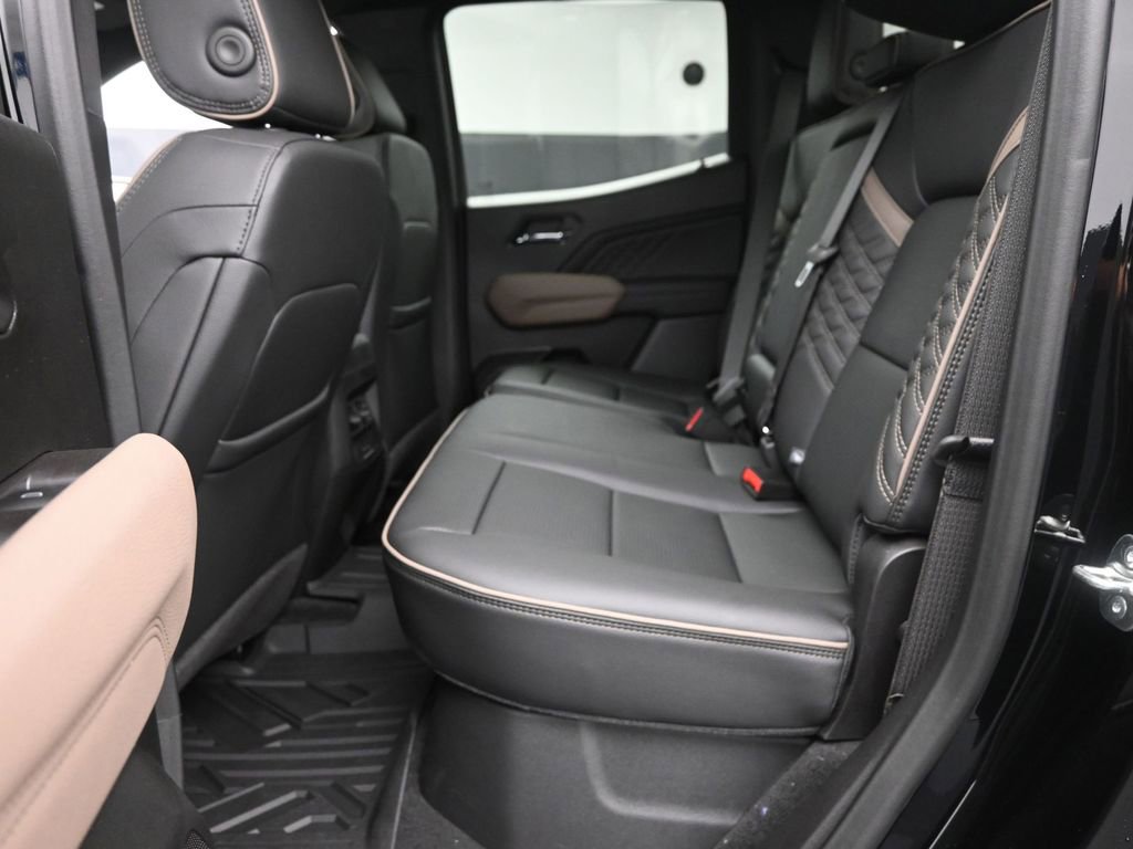 New 2025 GMC Canyon Denali w/ LPO, Denali Black Edition image 11