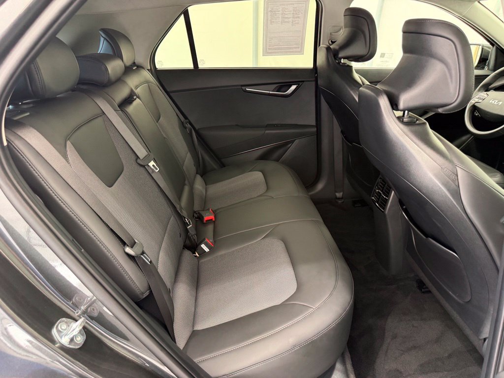 Used 2025 Kia Niro Wind FWD image 24