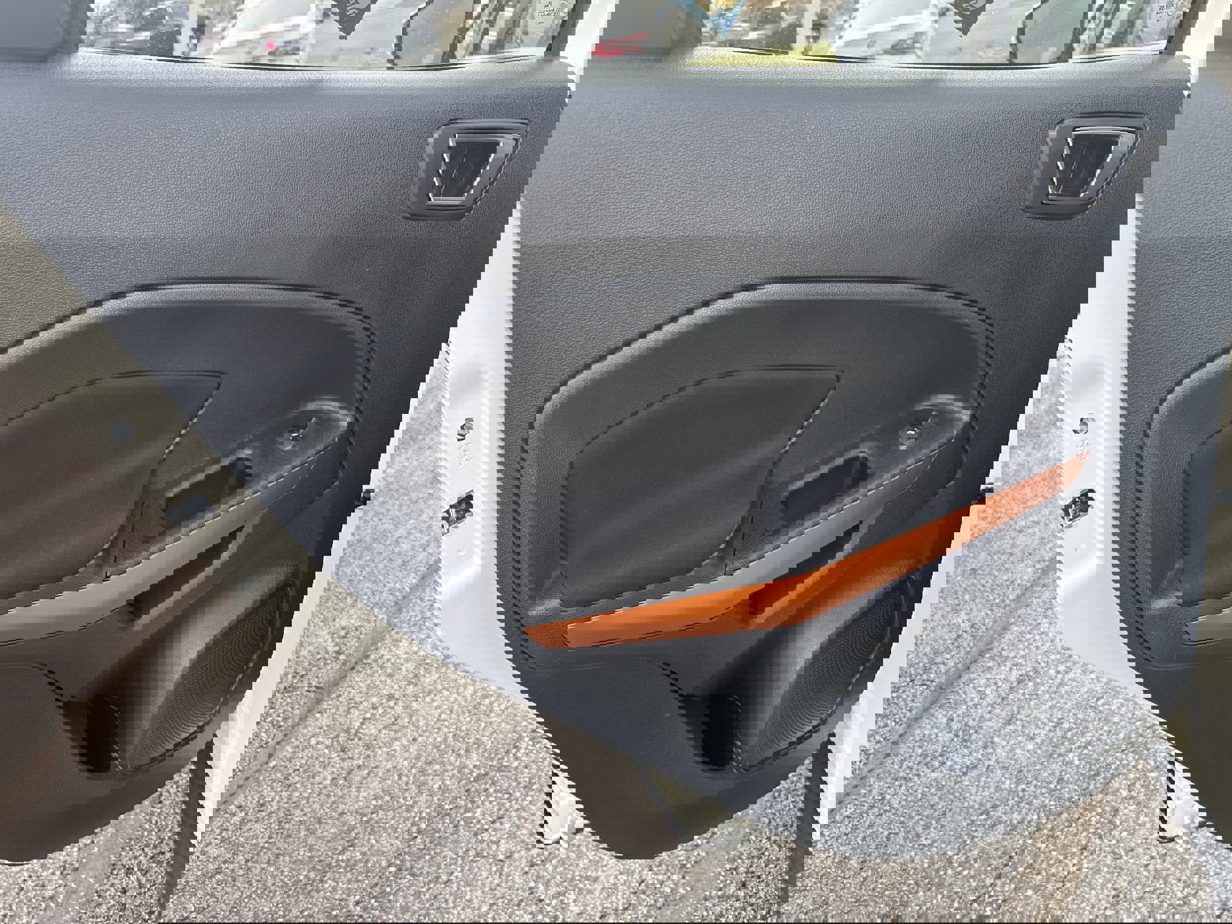 Used 2021 Ford EcoSport SE w/ SE Convenience Package image 8