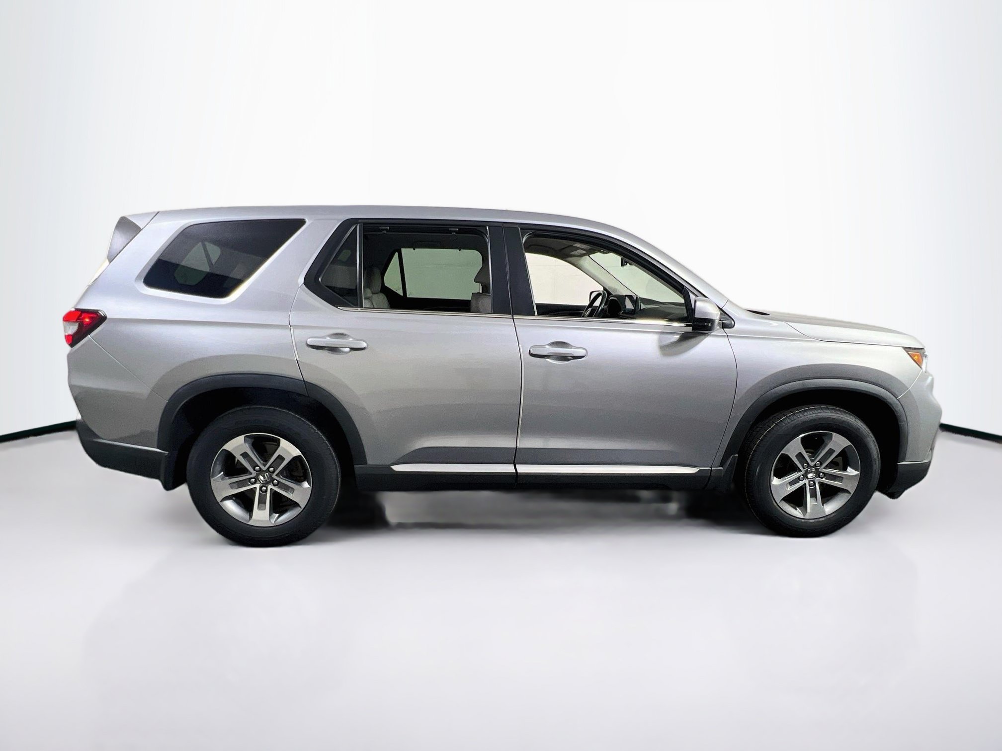 Used 2023 Honda Pilot EX-L image 4