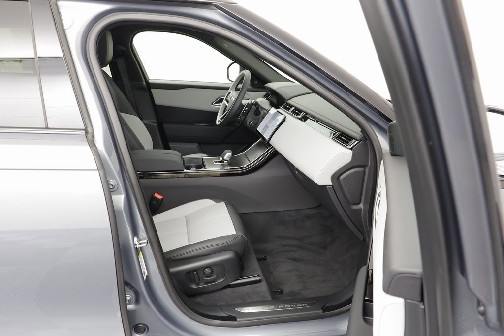 New 2026 Land Rover Range Rover Velar Dynamic SE image 19