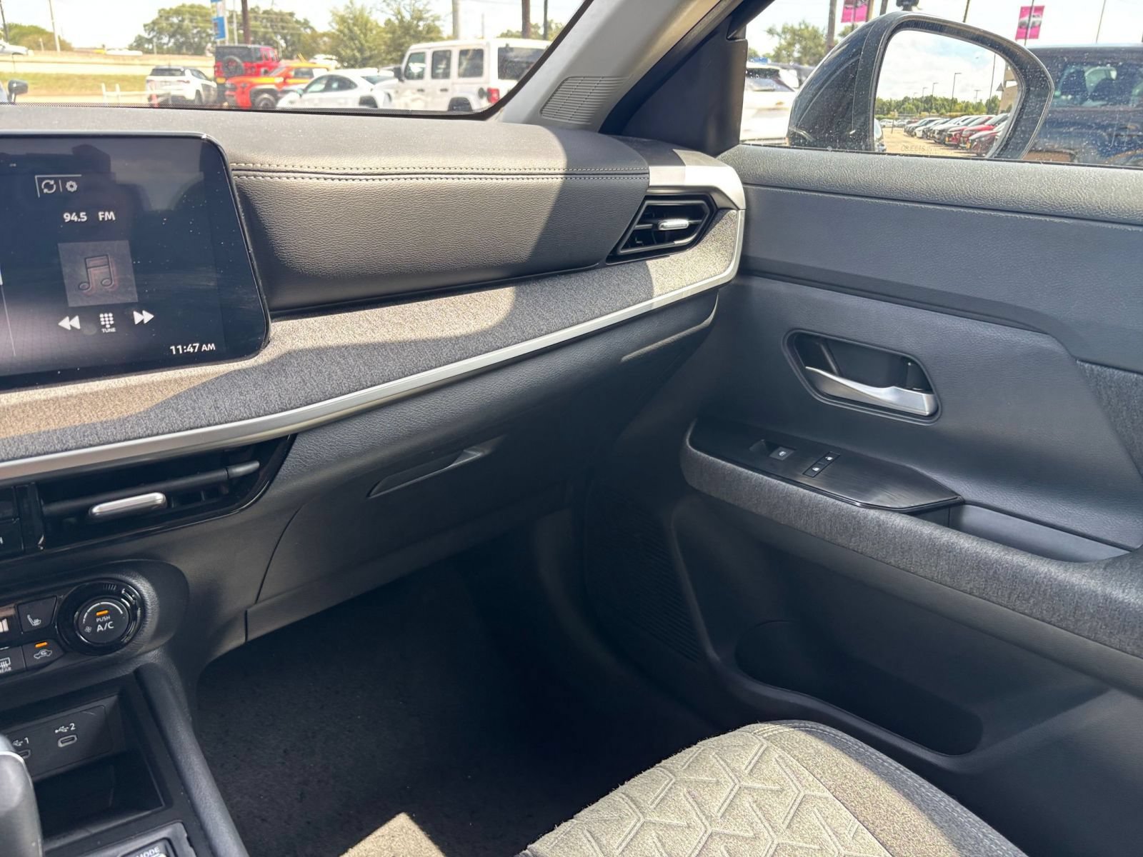 Used 2026 Nissan Kicks SV w/ Cold Weather Package AWD/4WD image 33