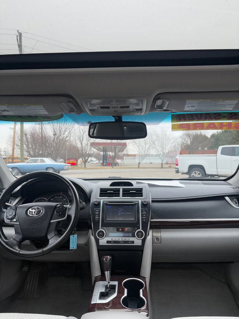 Used 2014 Toyota Camry XLE image 14