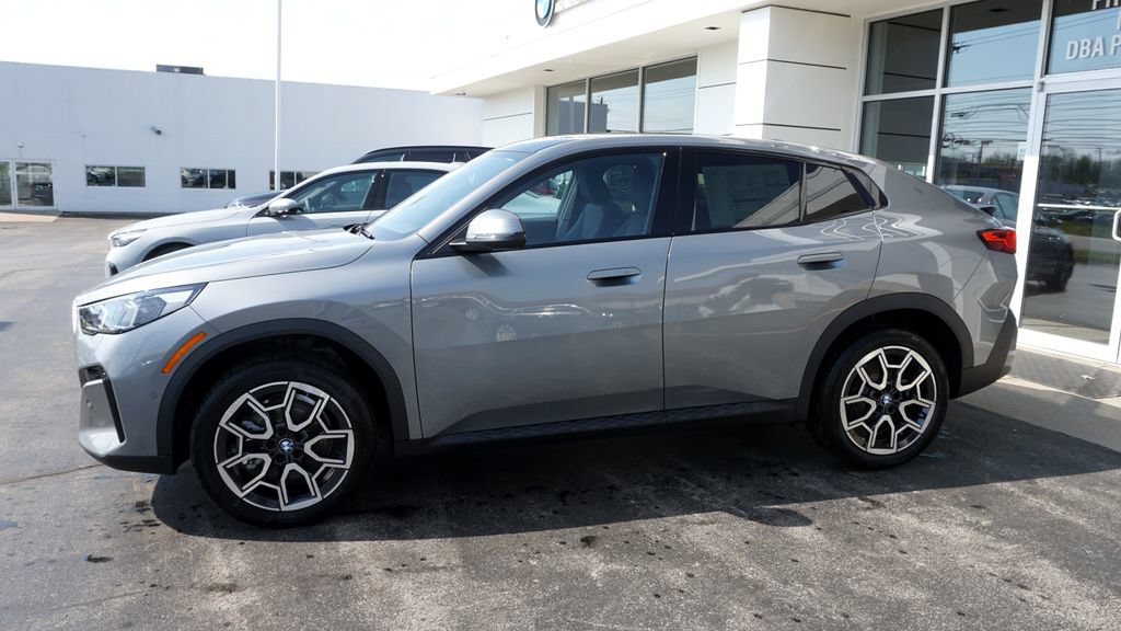 Used 2026 BMW X2 xDrive28i w/ Convenience Package AWD/4WD image 2