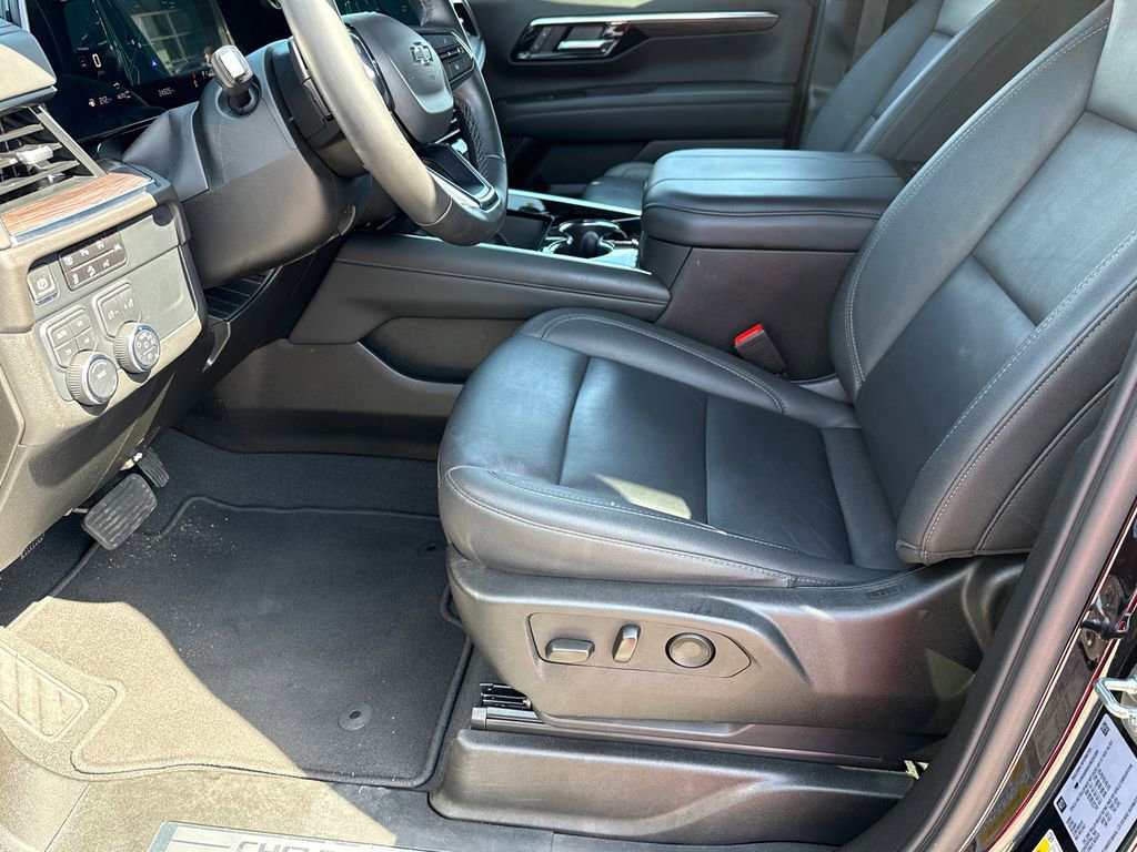 Certified 2025 Chevrolet Suburban Z71 image 9