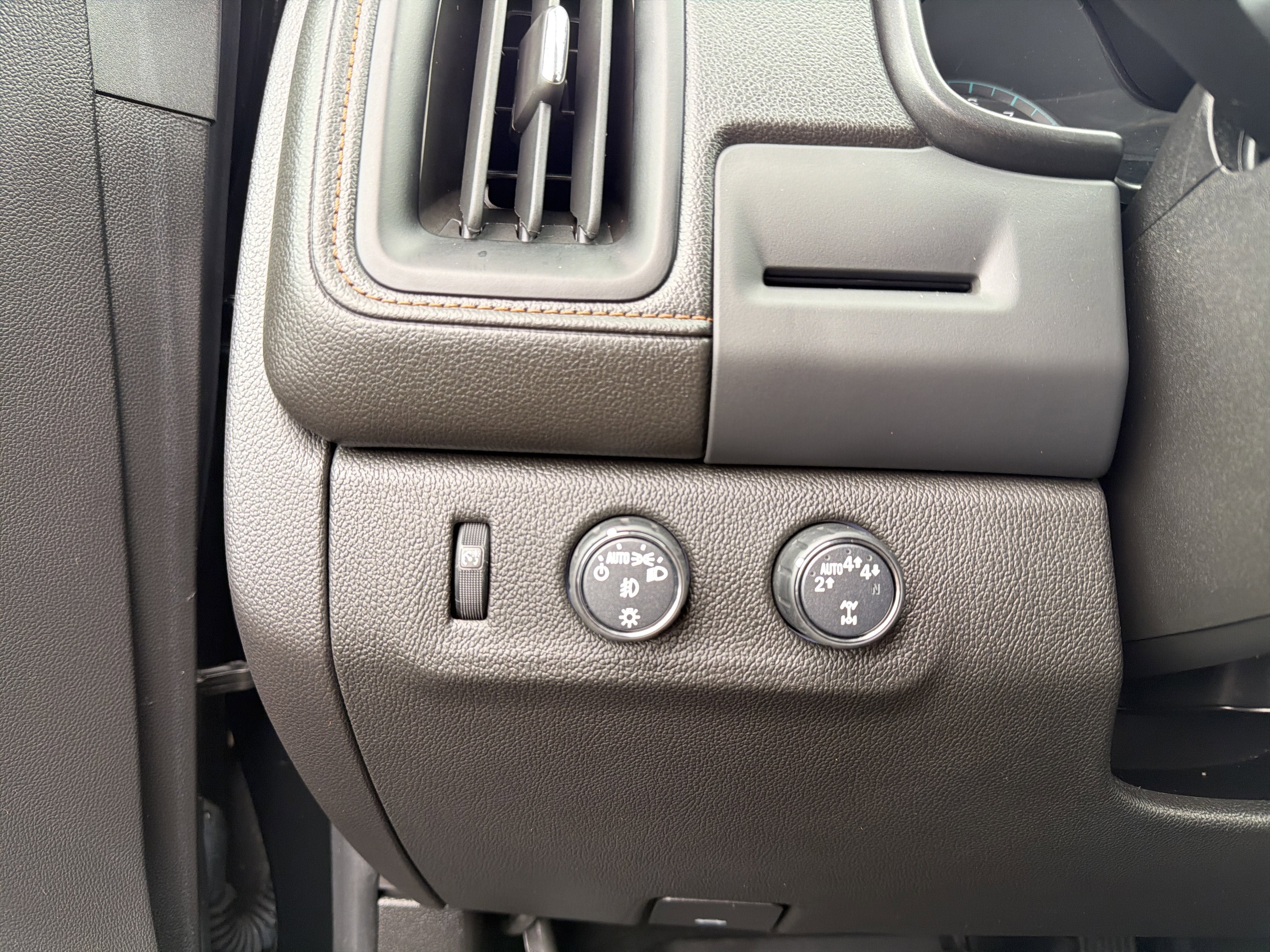 Used 2021 GMC Canyon AT4 w/ Driver Alert Package AWD/4WD image 17