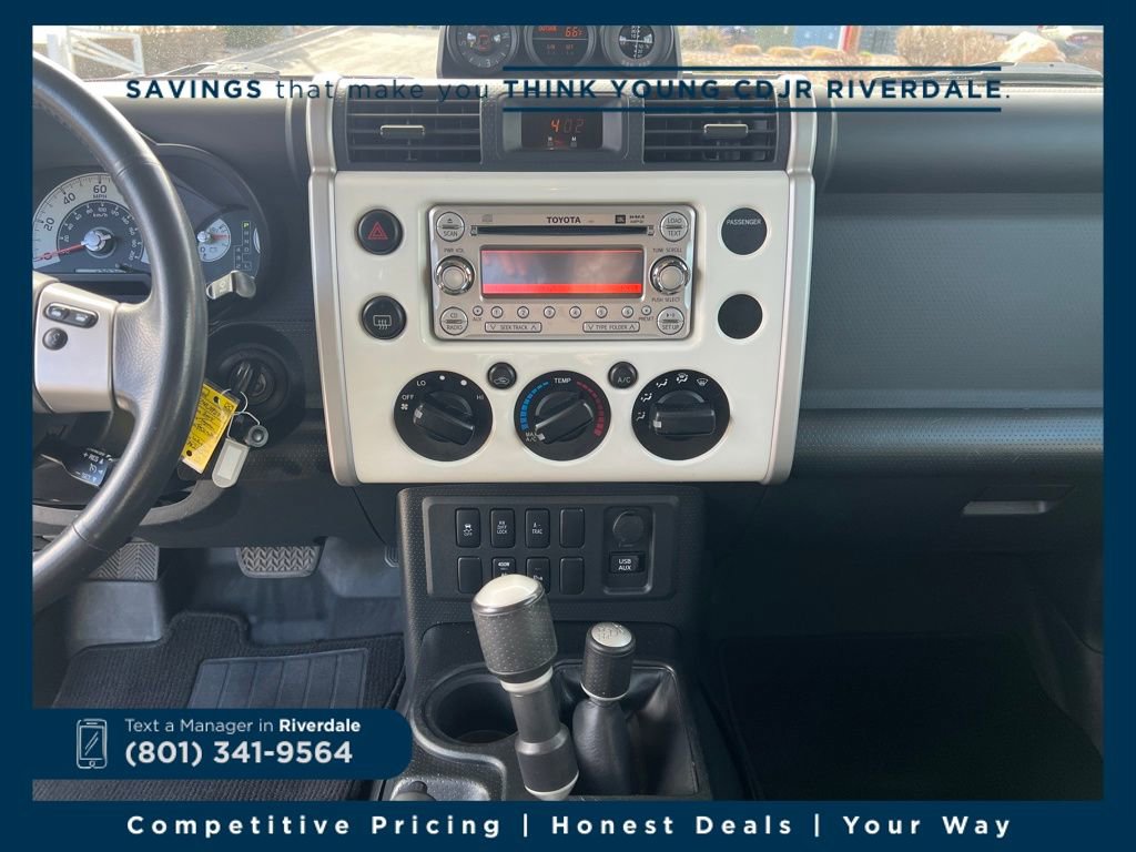 Used 2014 Toyota FJ Cruiser 4WD w/ Upgrade Package image 17