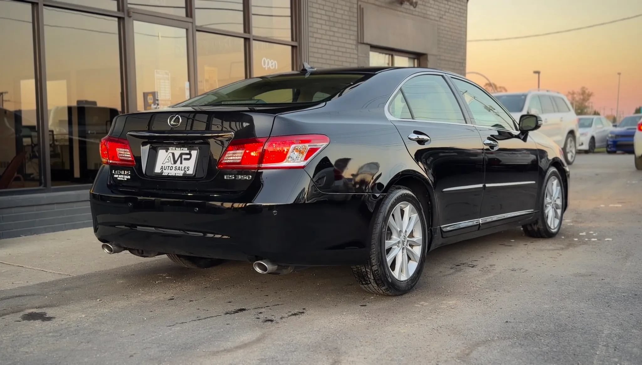 Used 2010 Lexus ES 350 w/ Preferred Accessory Package FWD image 2