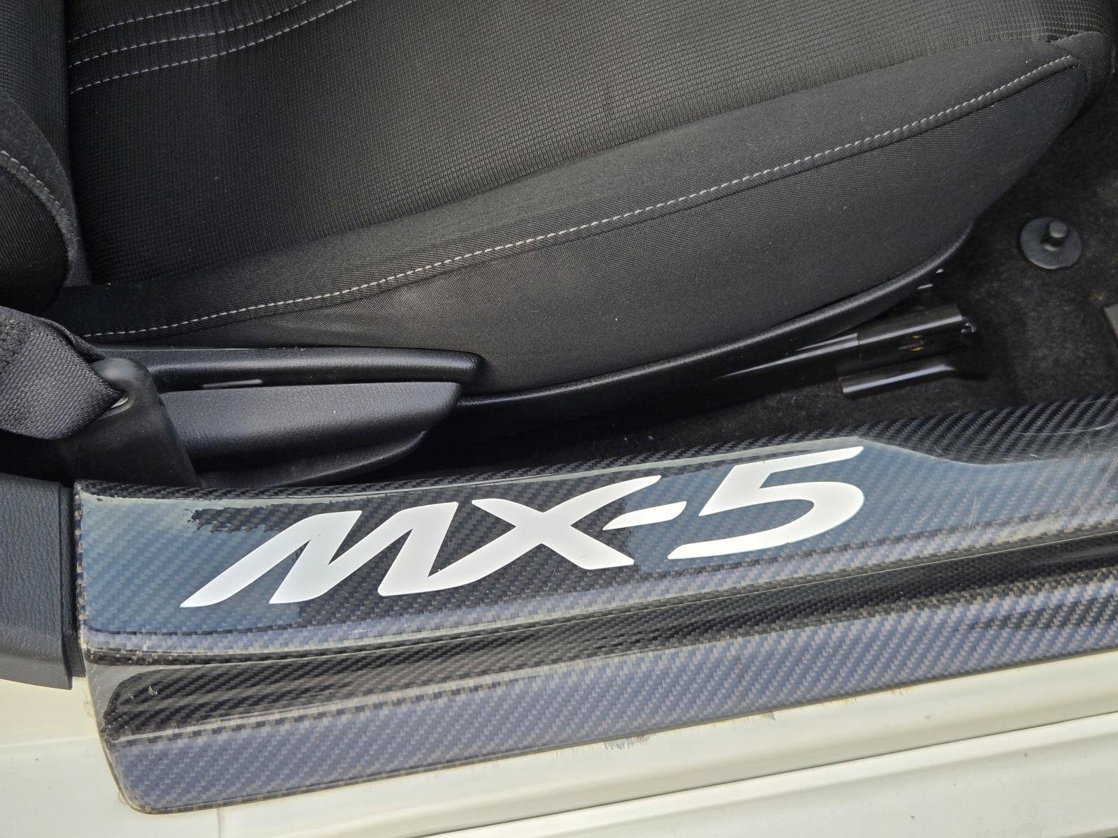 Used 2020 MAZDA MX-5 Miata RF Club RWD image 29