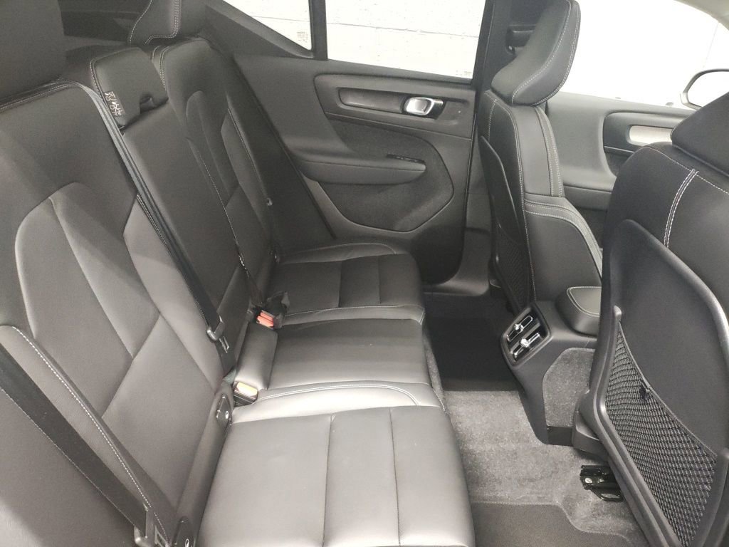 Used 2024 Volvo XC40 B5 Ultimate w/ Climate Package AWD/4WD image 12