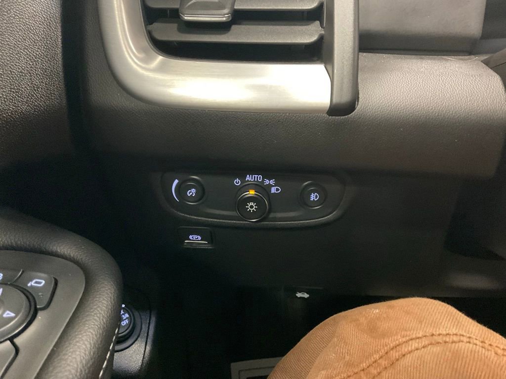 Used 2024 GMC Terrain SLT image 18