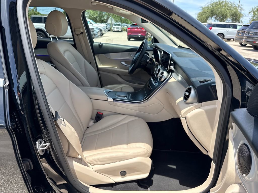 Used 2022 Mercedes-Benz GLC 300 image 24