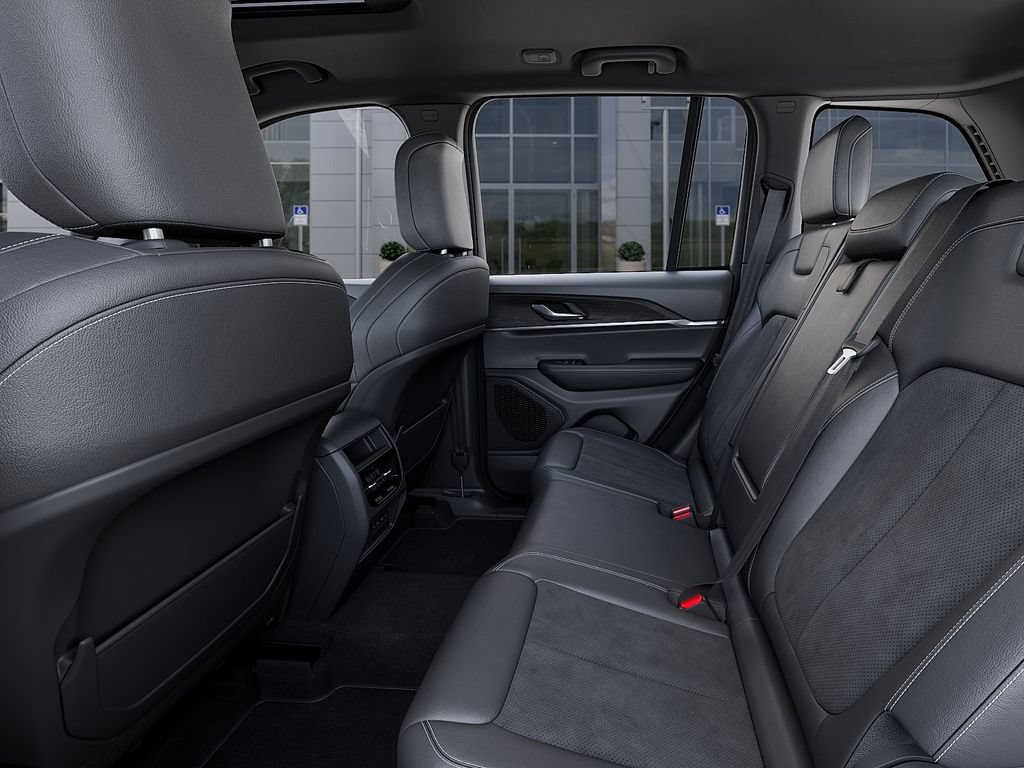 New 2026 Jeep Grand Cherokee Altitude AWD/4WD image 23