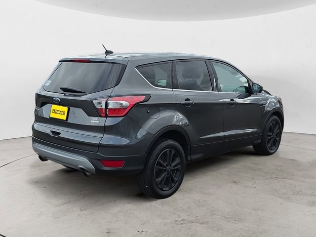 Used 2017 Ford Escape SE image 5
