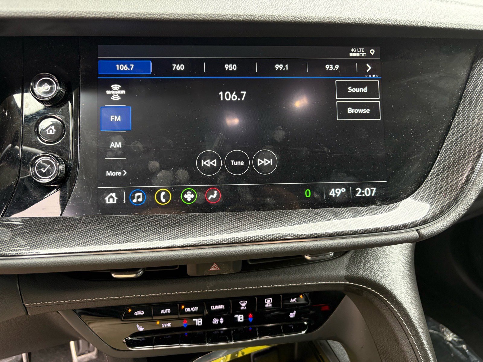 Used 2022 Buick Envision Essence w/ Sport Touring Package image 15