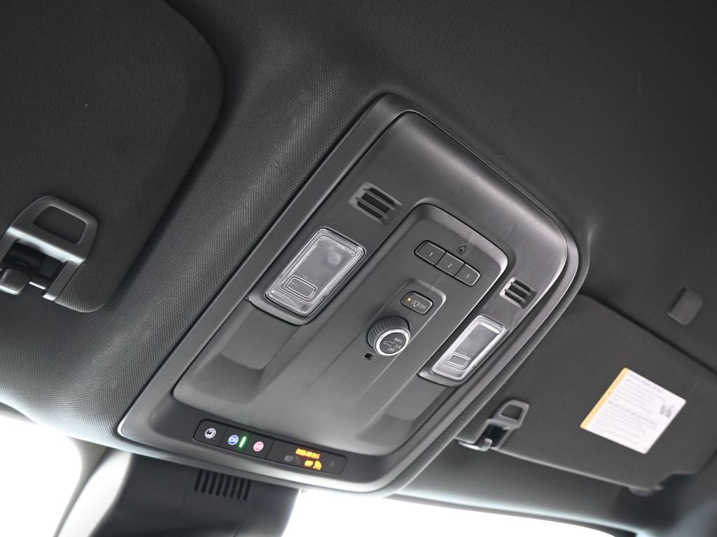 Used 2024 Chevrolet Suburban LT image 21