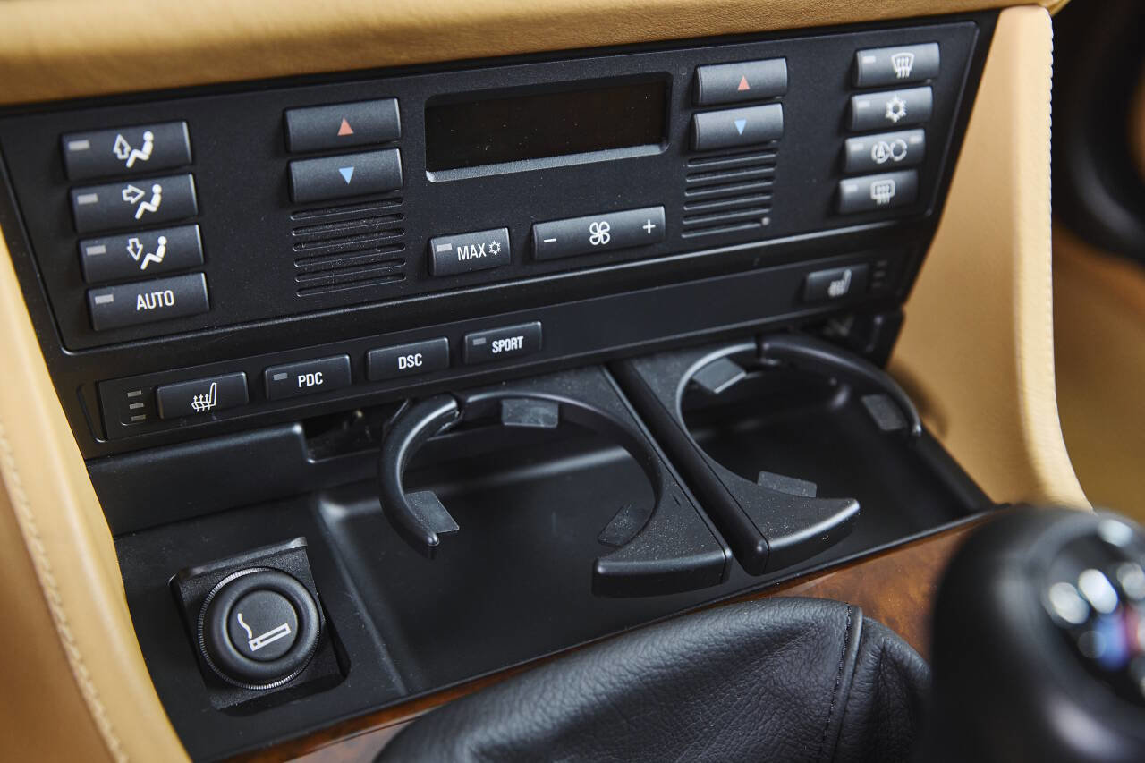 Used 2003 BMW M5 image 62