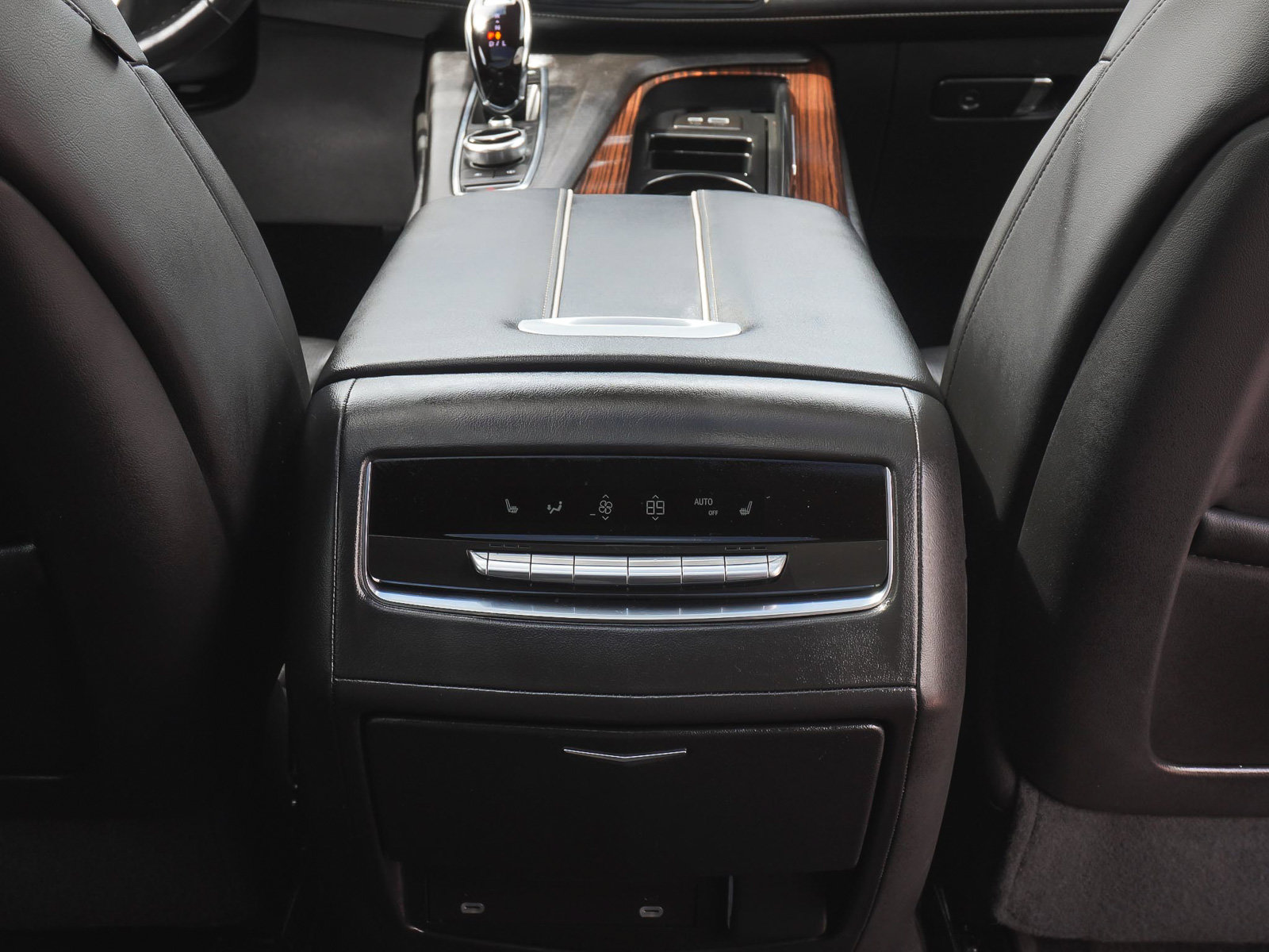 Used 2023 Cadillac Escalade Premium Luxury AWD/4WD image 42