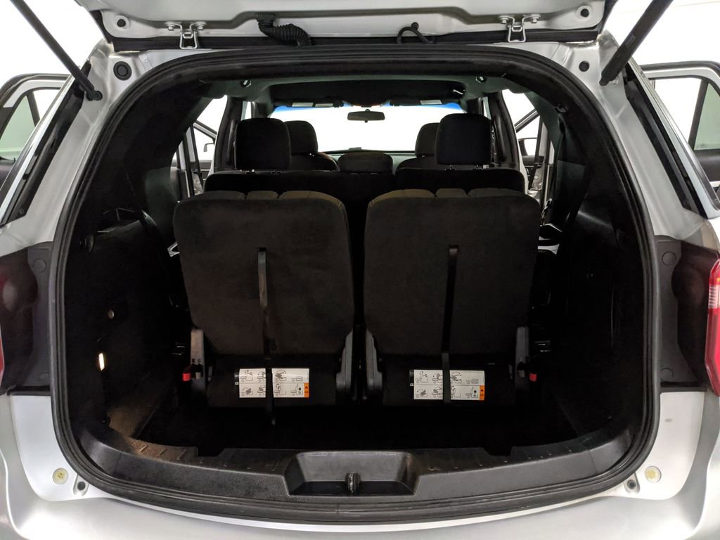 Used 2017 Ford Explorer XLT FWD image 19