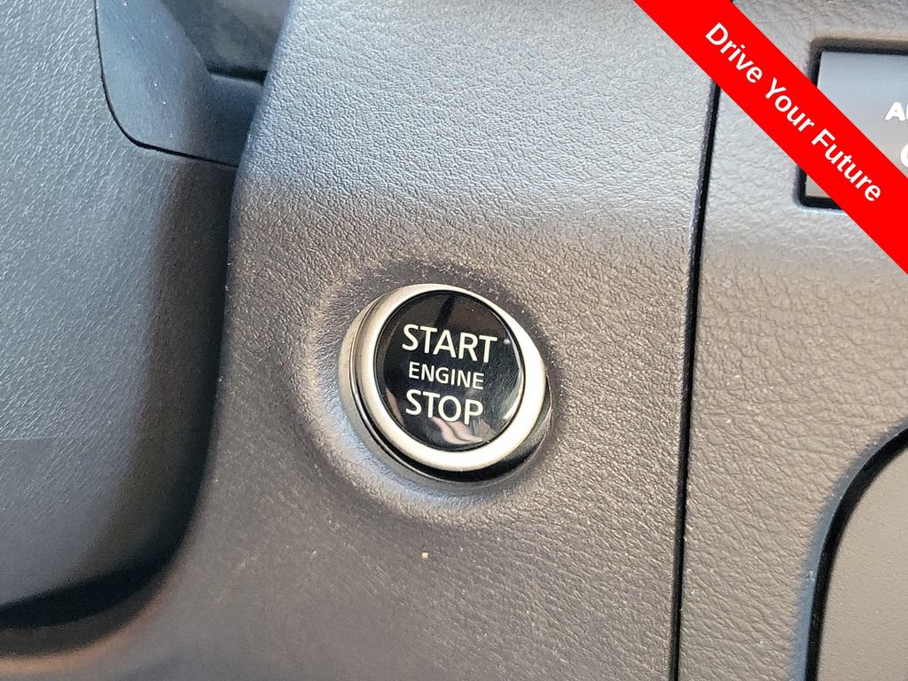 Used 2025 Nissan Frontier PRO-4X w/ Tow Package AWD/4WD image 10
