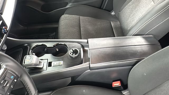Certified 2025 Nissan Rogue SV image 34
