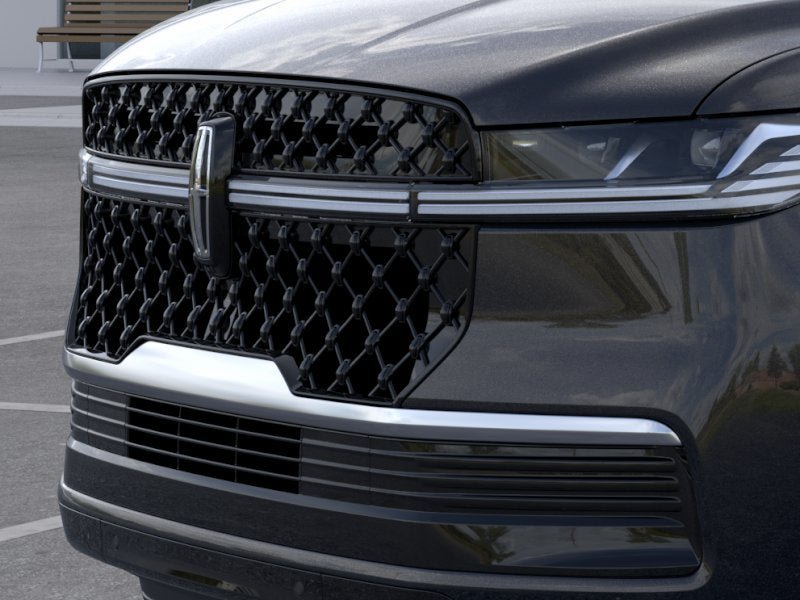 New 2026 Lincoln Navigator Reserve w/ Jet Appearance Package AWD/4WD image 17