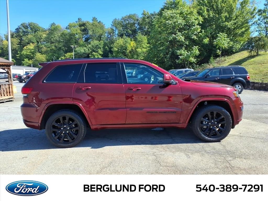 Used 2018 Jeep Grand Cherokee Altitude AWD/4WD image 4