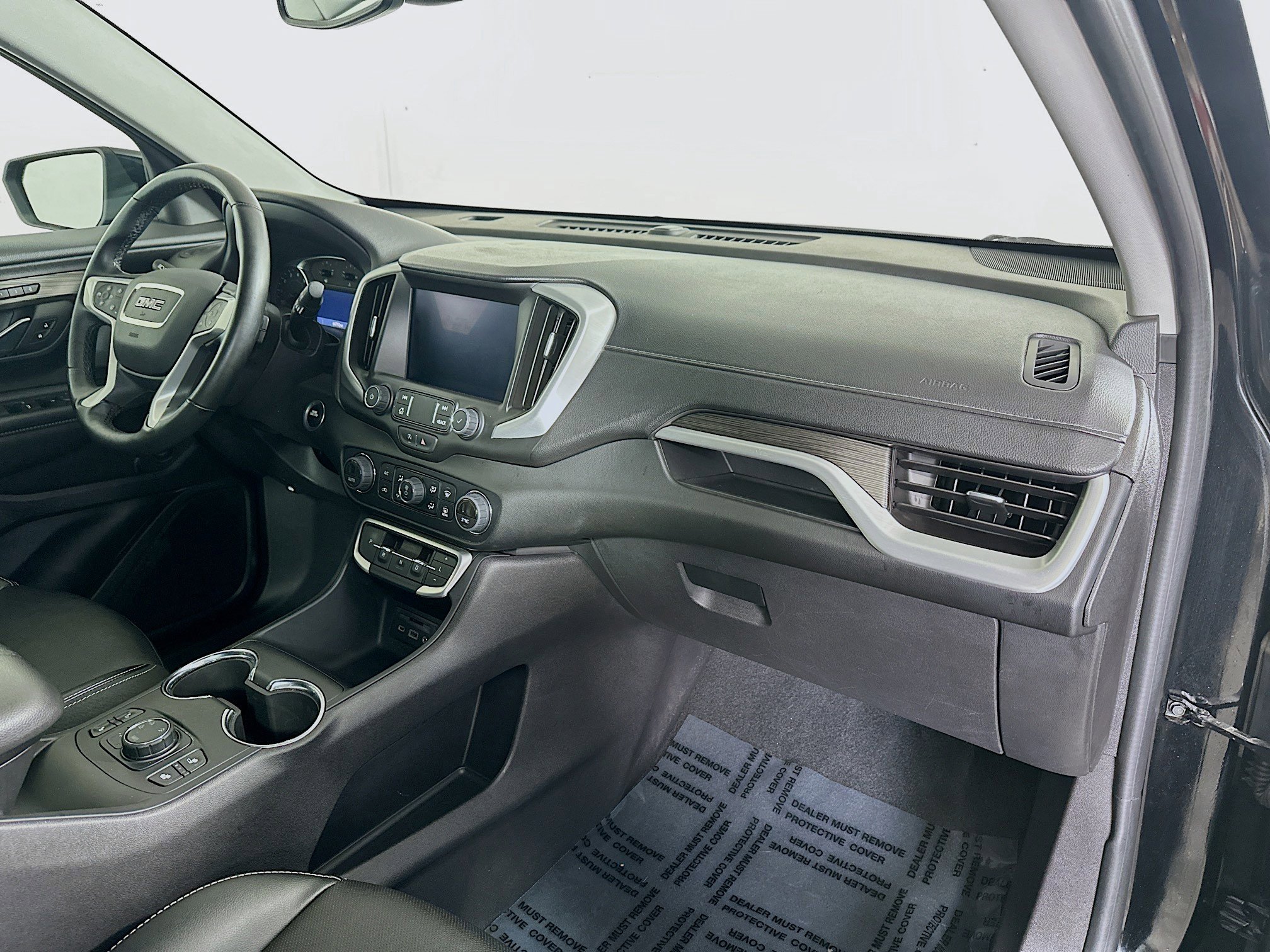 Used 2024 GMC Terrain SLT image 26