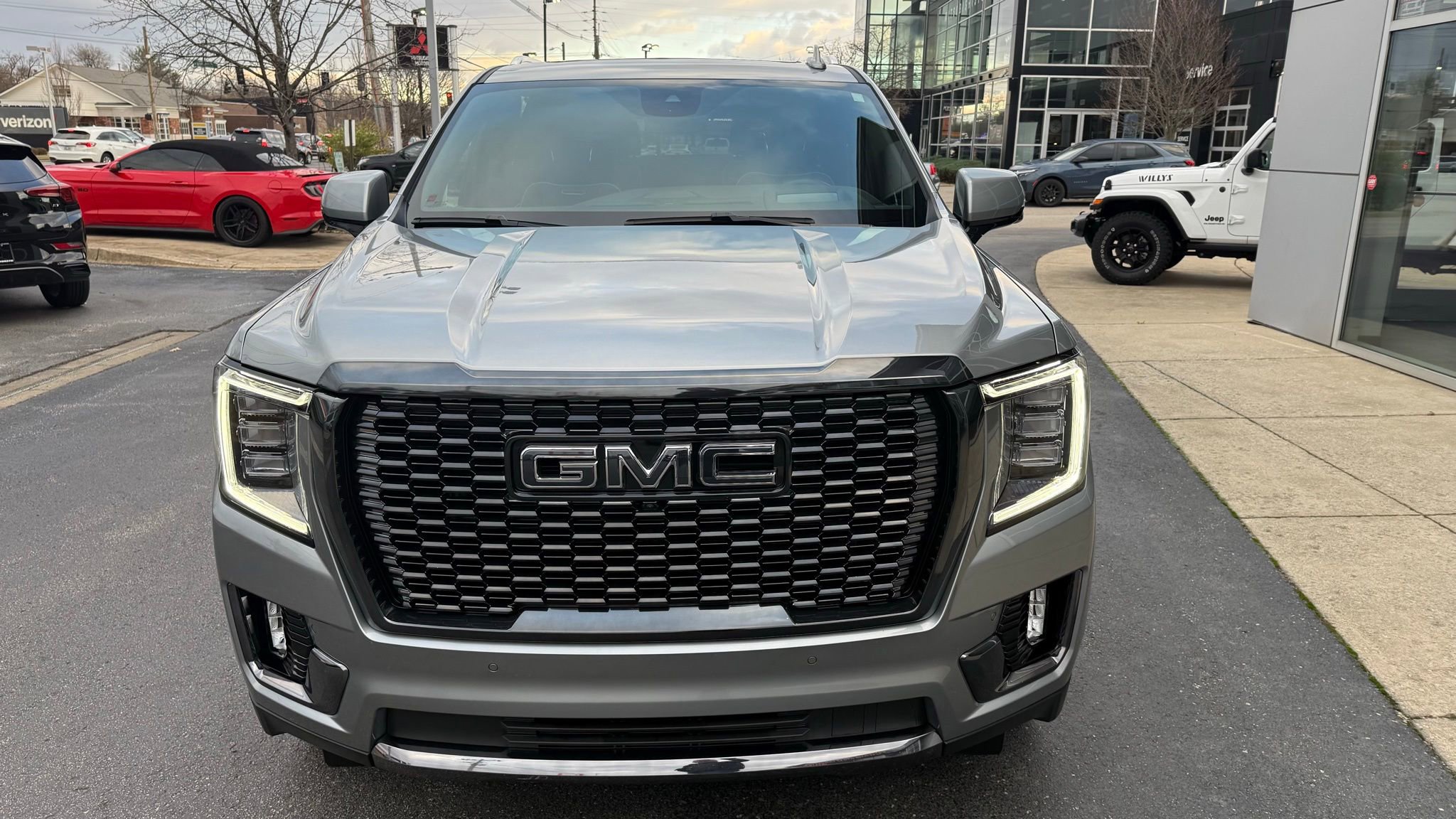 Used 2024 GMC Yukon XL Denali Ultimate image 11