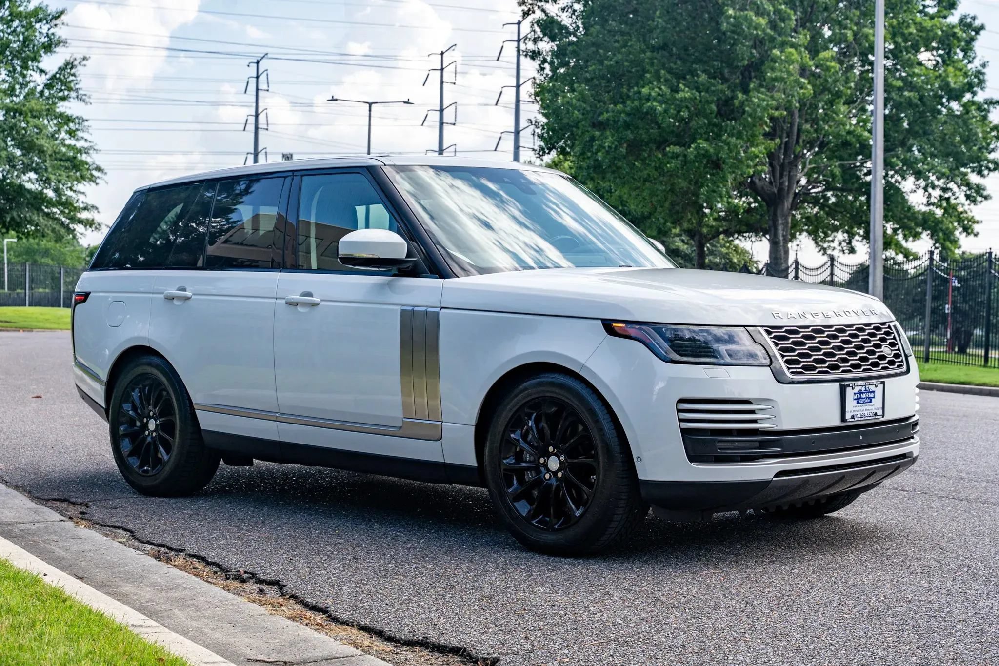 Used 2018 Land Rover Range Rover HSE AWD/4WD image 4