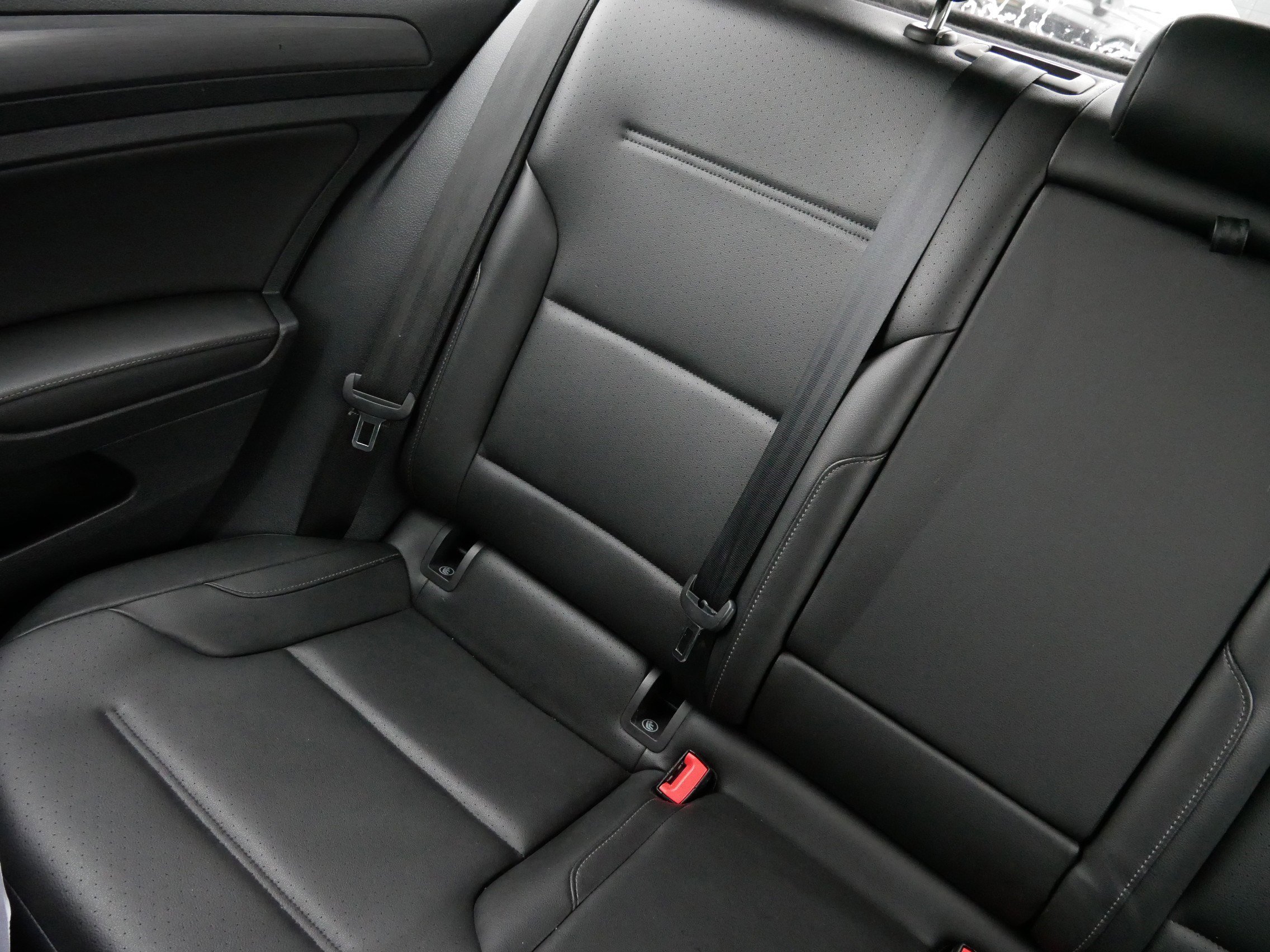 Used 2020 Volkswagen Golf 4-Door image 12