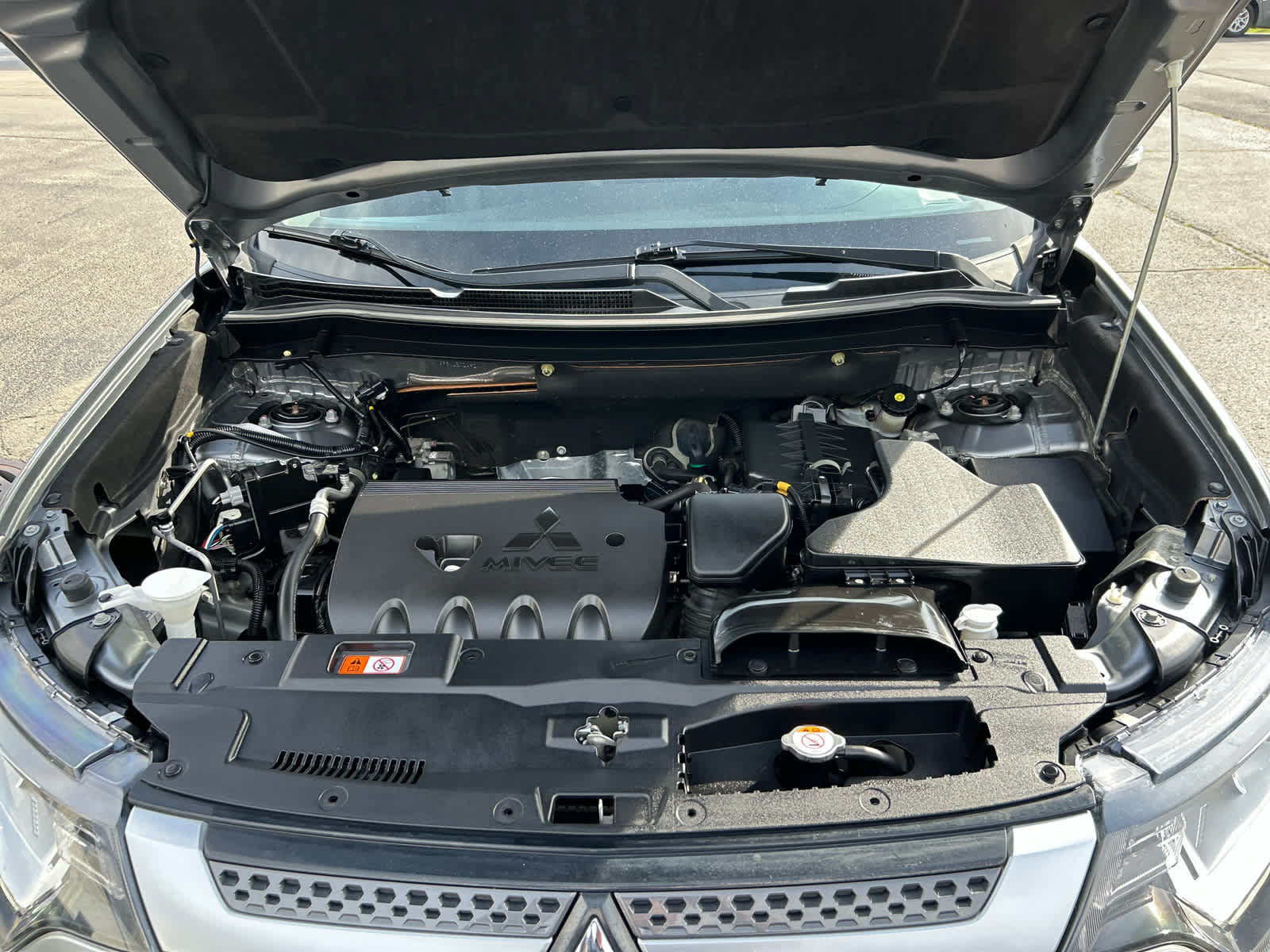 Used 2020 Mitsubishi Outlander SE FWD image 28