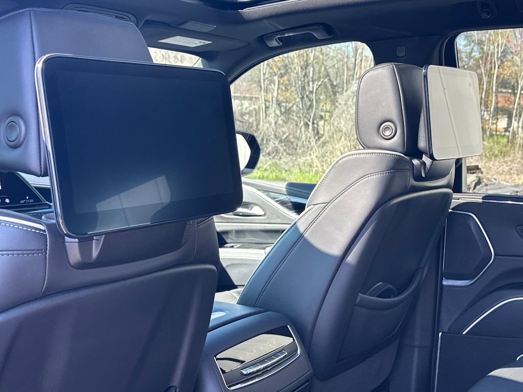 Used 2024 Cadillac Escalade Sport w/ Touring Package image 22