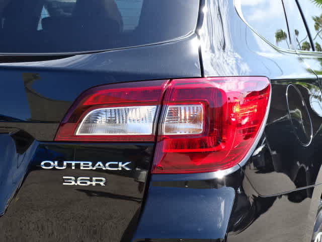 Used 2019 Subaru Outback 3.6R Touring w/ Popular Package #3A AWD/4WD image 11