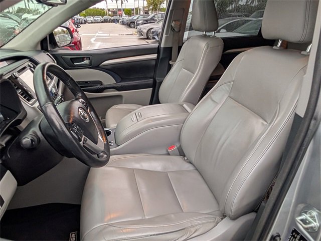 Used 2015 Toyota Highlander XLE image 5