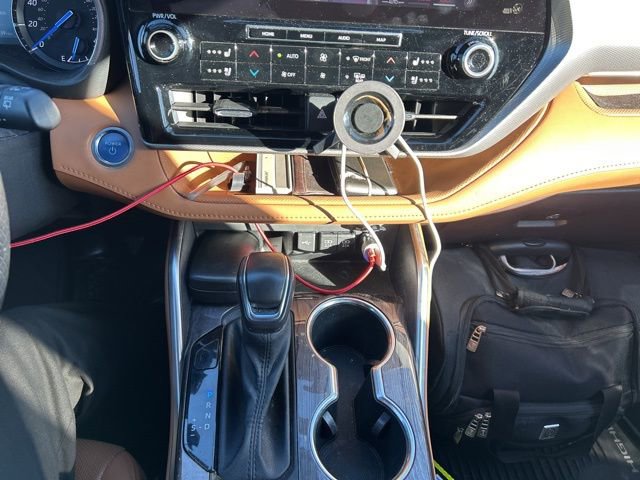 Used 2021 Toyota Highlander Platinum image 17