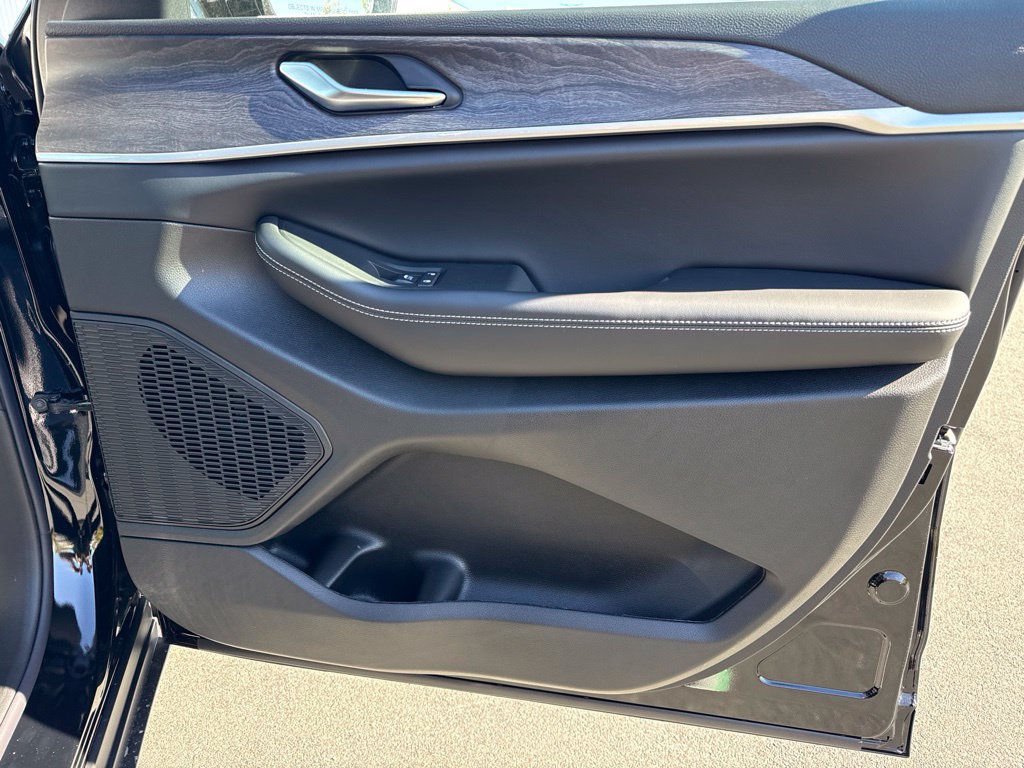 New 2027 Jeep Grand Cherokee Limited AWD/4WD image 10