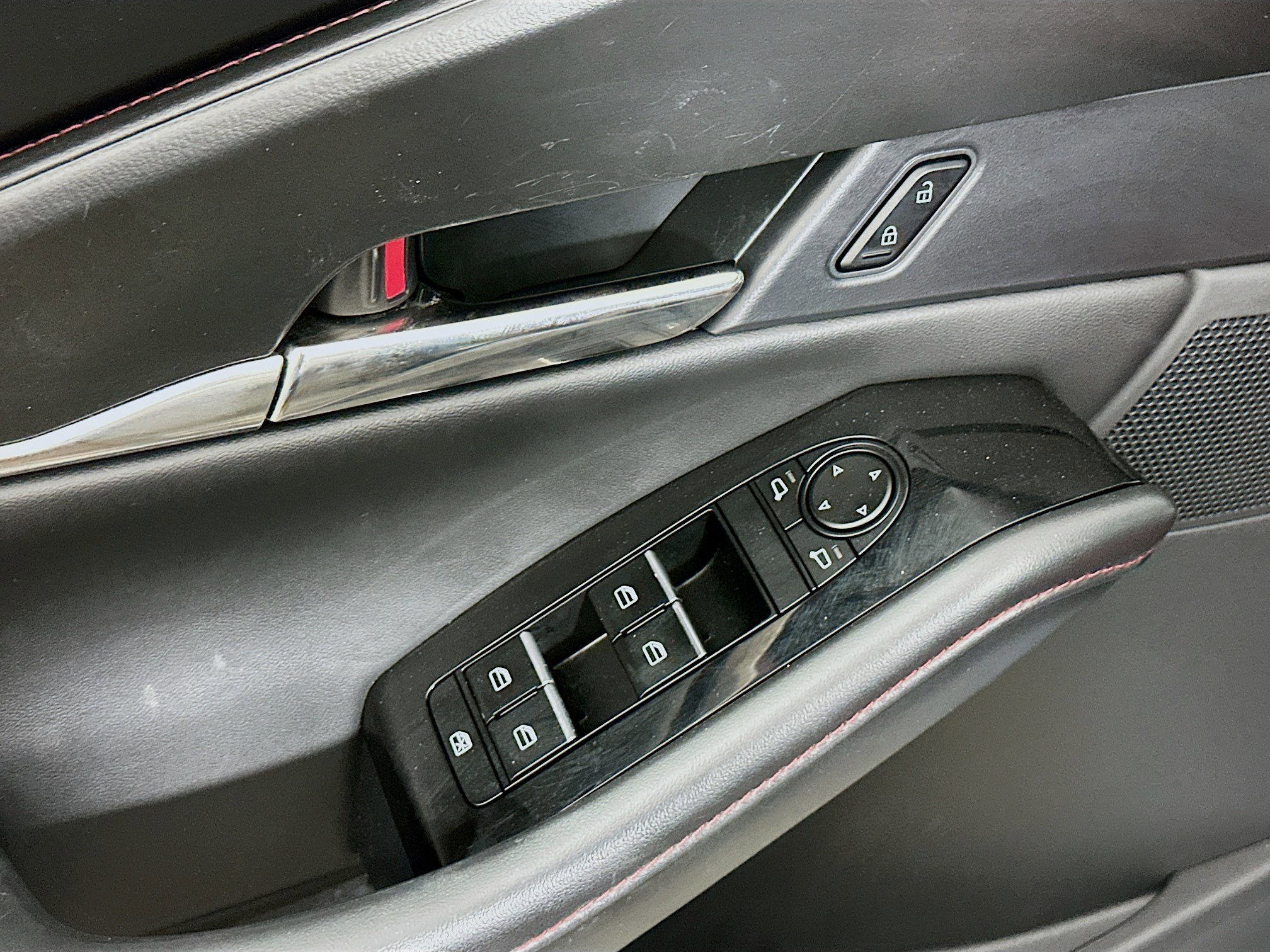 Used 2025 MAZDA CX-30 AWD 2.5 S w/ Preferred Package image 15